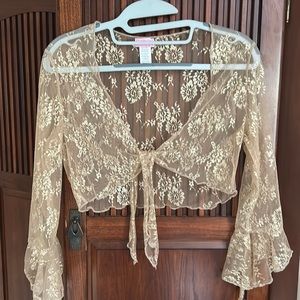 Stunning Gold Lame Lace Woman’s Shrug Size Medium- EUC